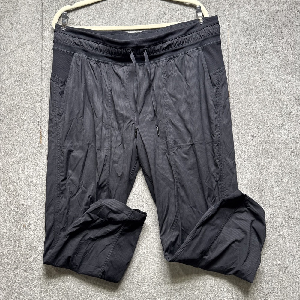 lululemon - Picture 3 of 6